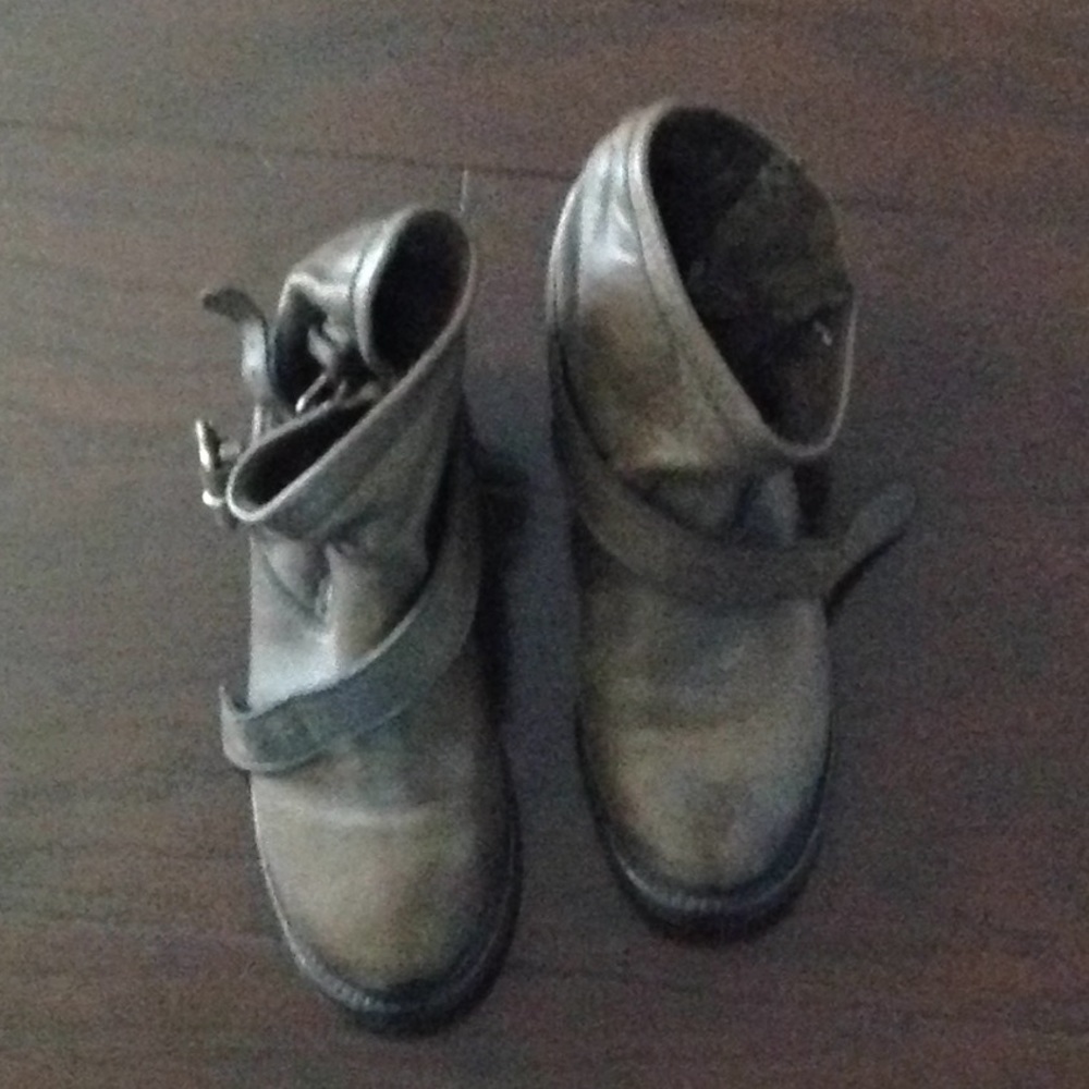 Short moto boots